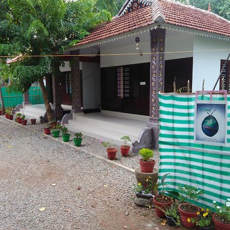 Munroe Coconut Homestay Mundrothuruth Exterior photo