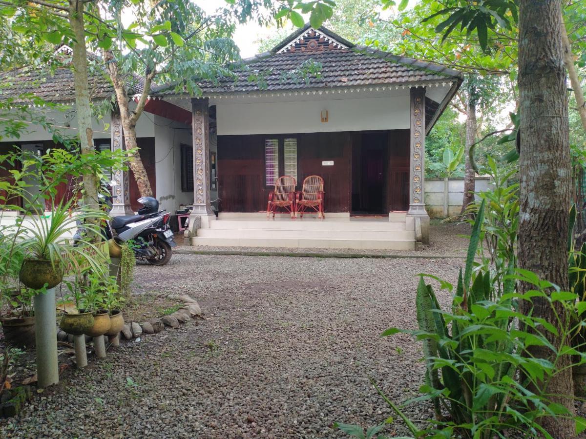 Munroe Coconut Homestay Mundrothuruth Exterior photo